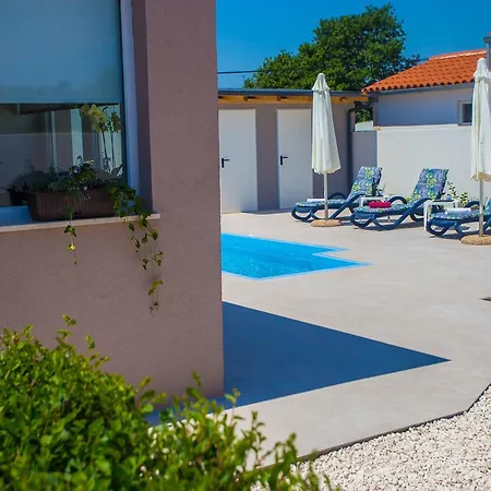 Holiday Lory Holiday home Medulin